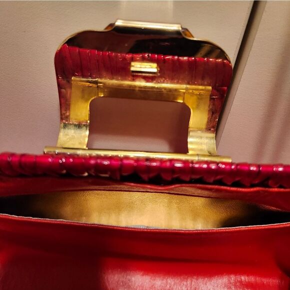 Vintage Mint 60's Vanessa Raspberry Hard Framed Wicker Clutch/Chain Strap Bag - Picture 8 of 12